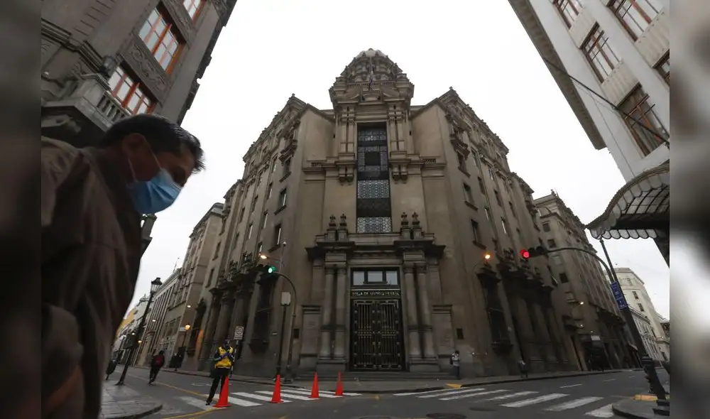 Bolsa de Valores terminó con 10 índices al alza. Foto: Andina