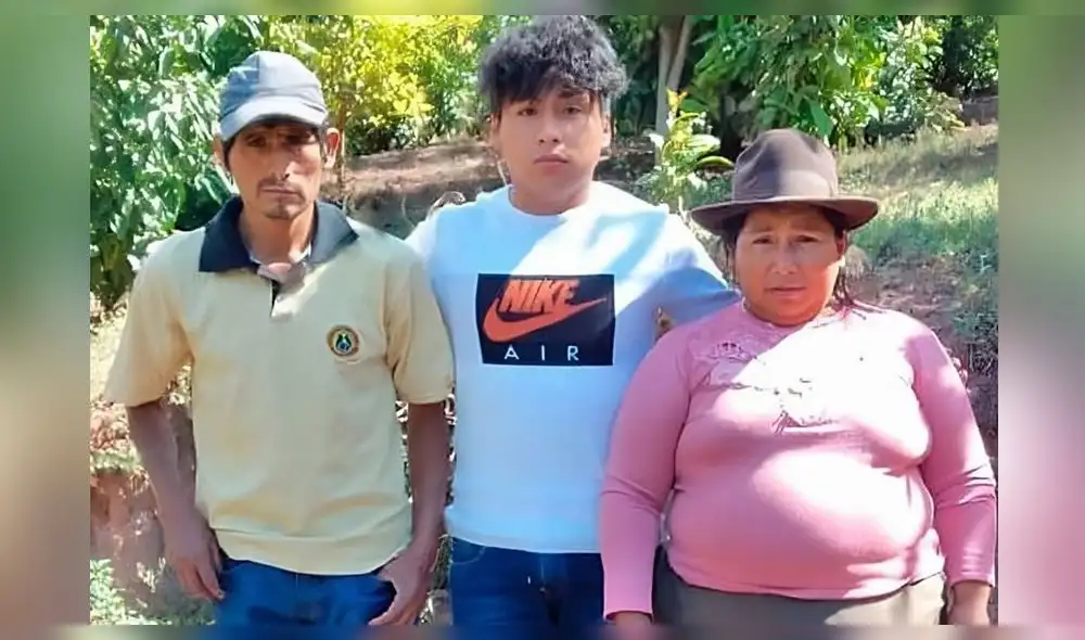 Los padres de Alex se sienten muy contentos por los logros de su hijo. Foto: Pronabec Los padres de Alex se sienten muy contentos por los logros de su hijo. Foto: Pronabec