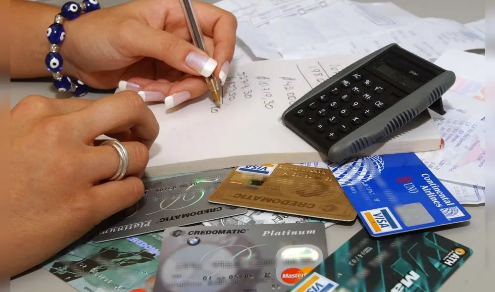 Existe una gran cantidad de deudores morosos en el Perú debido al uso de las tarjetas de crédito. Foto: Emprender.pe