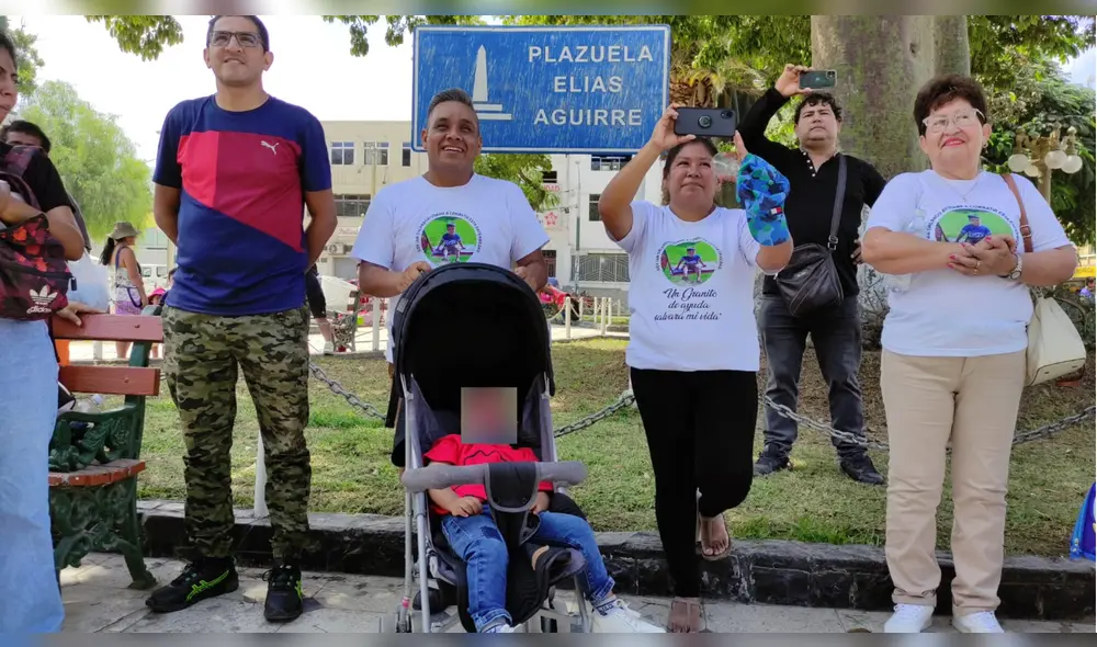 Padres realizan cruzada solidaria para recaudar dinero. Foto: Emmanuel Moreno/La República.