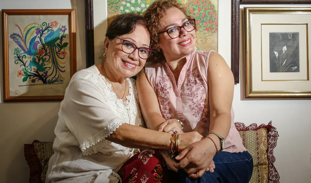 Haydee Cáceres y su hija Trilce, la mayor de sus cuatro hijas vinculadas a la actuación. Foto: archivo LR