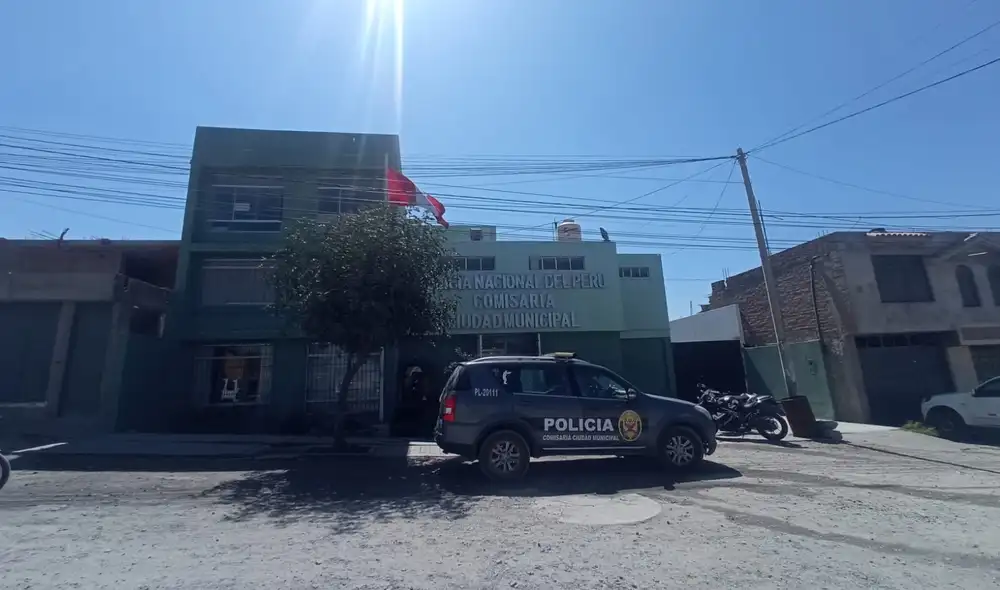 Denuncias por robo de falsos taxis se presentó en la comisaría de Ciudad Municipal, en Cerro Colorado, Arequipa. Foto: Leonela Aquino/La República Denuncias por robo de falsos taxis se presentó en la comisaría de Ciudad Municipal, en Cerro Colorado, Arequipa. Foto: Leonela Aquino/La República
