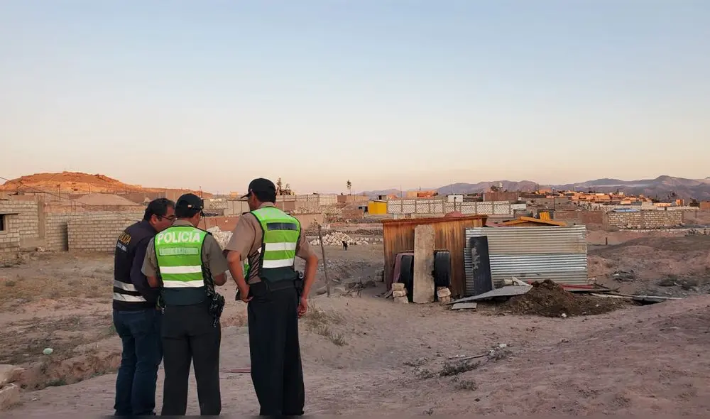 La policía llegó al lugar de los hechos para las diligencias correspondientes. Foto: Leonela Aquino/ La República La policía llegó al lugar de los hechos para las diligencias correspondientes. Foto: Leonela Aquino/ La República