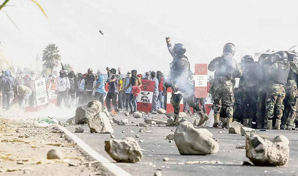 En los años 2009, 2011 y 2015 estallaron los conflictos contra Tía María. El saldo mortal suma siete fallecidos y millones de pérdidas económicas. Foto: Oswald Charca
