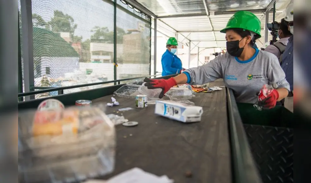 Es importante fijarse que los envases adquiridos sean reutilizables. Foto: Recíclame Es importante fijarse que los envases adquiridos sean reutilizables. Foto: Recíclame