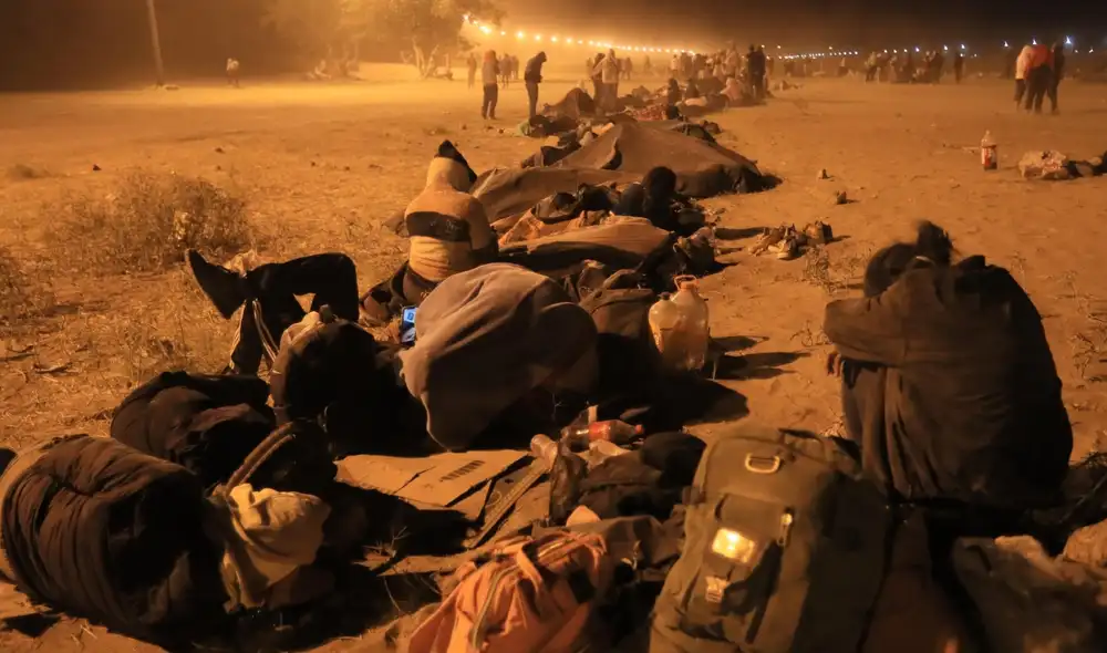 Espera interminable. La migración es un problema humanitario que varios países tratan de judicializar. Foto: EFE Espera interminable. La migración es un problema humanitario que varios países tratan de judicializar. Foto: EFE