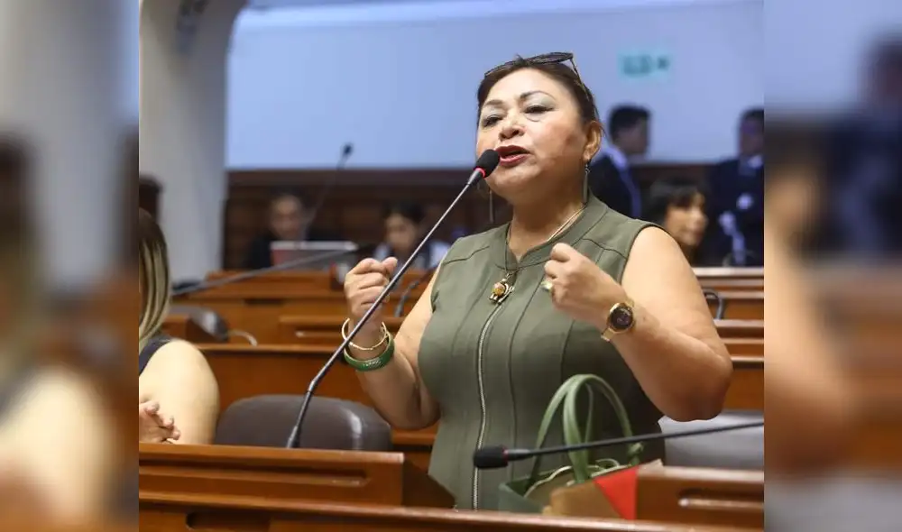 Maricruz Zeta anuncia la intensificación de su función fiscalizadora para garantizar la lucha contra el dengue. Foto: La República Maricruz Zeta anuncia la intensificación de su función fiscalizadora para garantizar la lucha contra el dengue. Foto: La República