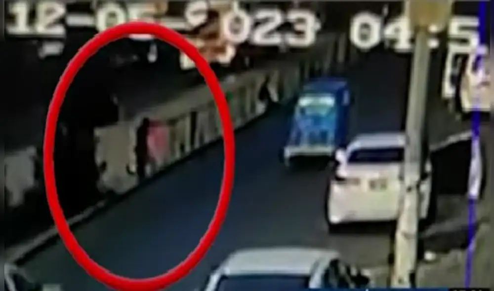 El accidente quedó registrado en las cámaras de seguridad de la avenida Carlos Izaguirre. Foto: Panamericana