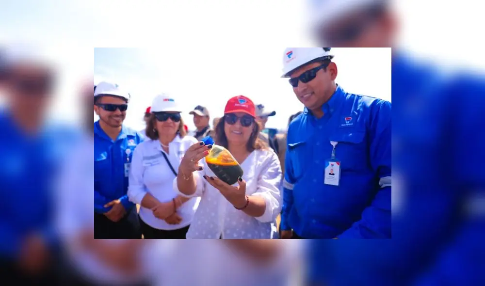 La presidenta Dina Boluarte durante su visita a la Nueva Refinería de Talara (NRT). Foto: Minem