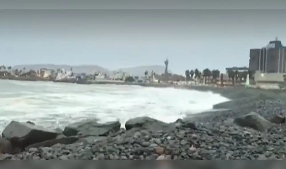 Según la Marina de Guerra del Perú, esta medida se mantendrá en la zona de la costa verde que conecta distritos del Callao hasta el día sábado 20 de mayo. Foto: América TV
