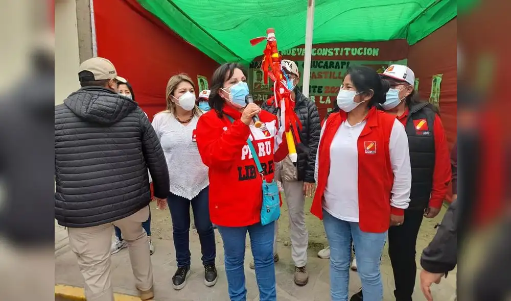 Descafeinada. Dina Boluarte arribó al valle de Tambo en mayo del 2021. Ahí a los pobladores les dijo que Tía María no va. Foto: La República.