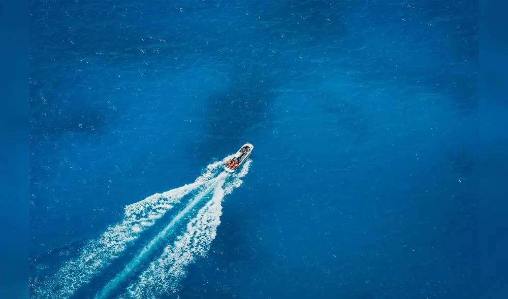 El océano luce azul a pesar del cielo nublado o un fondo marino gris. Foto: Pixabay