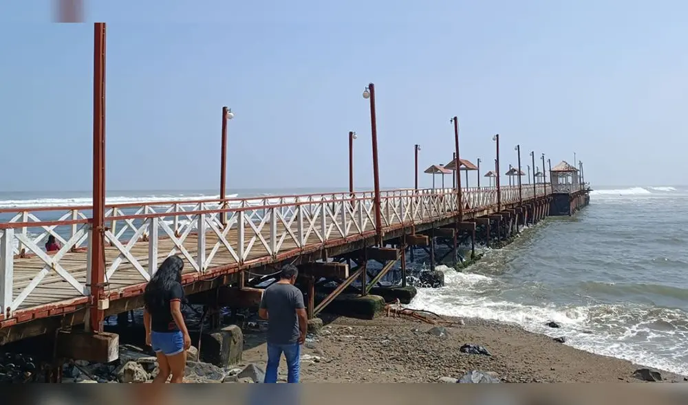 El muelle ha sido afectado por los oleajes que producen los fuertes vientos. Foto: Sergio Verde / La República El muelle ha sido afectado por los oleajes que producen los fuertes vientos. Foto: Sergio Verde / La República
