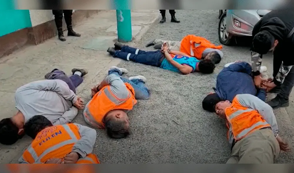 Presuntos obreros fueron capturados en pleno robo de cables en Canta Callao. Foto: captura de RPP