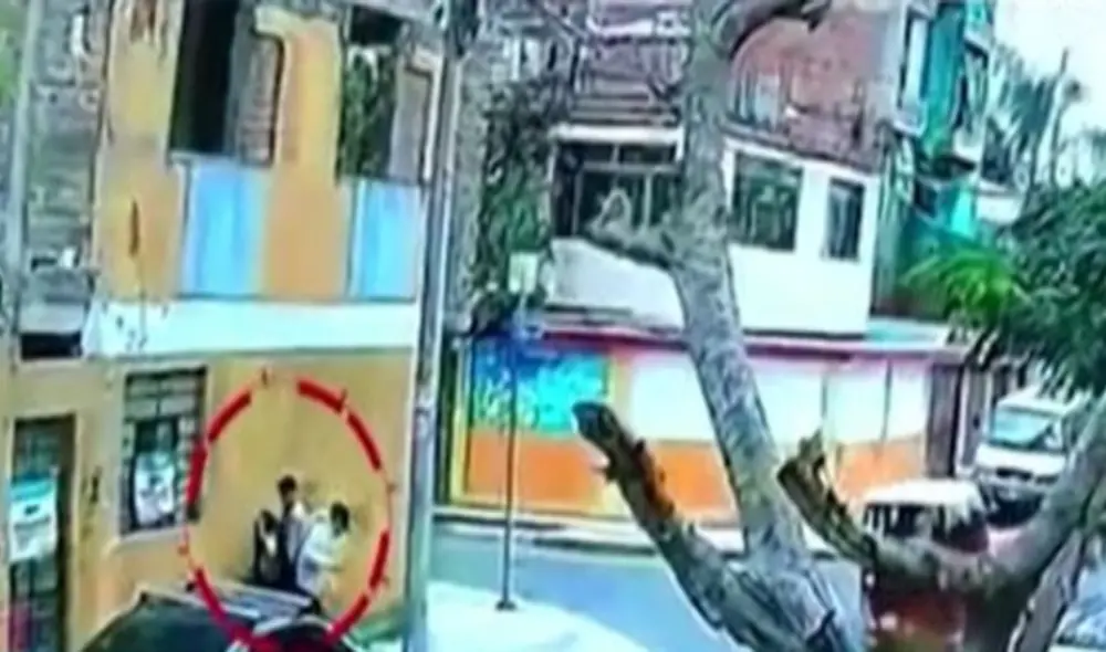 La madre de familia trató de comunicarse con los dueños del inmueble, pero no obtuvo respuesta. Foto: captura "Canal N" La madre de familia trató de comunicarse con los dueños del inmueble, pero no obtuvo respuesta. Foto: captura "Canal N"