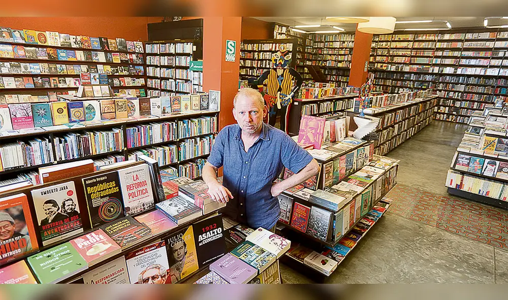 Librería. Paco Sanseviero en El Virrey, lugar de peregrinación de lectores y escritores. Foto: Félix Contreras/La República Librería. Paco Sanseviero en El Virrey, lugar de peregrinación de lectores y escritores. Foto: Félix Contreras/La República