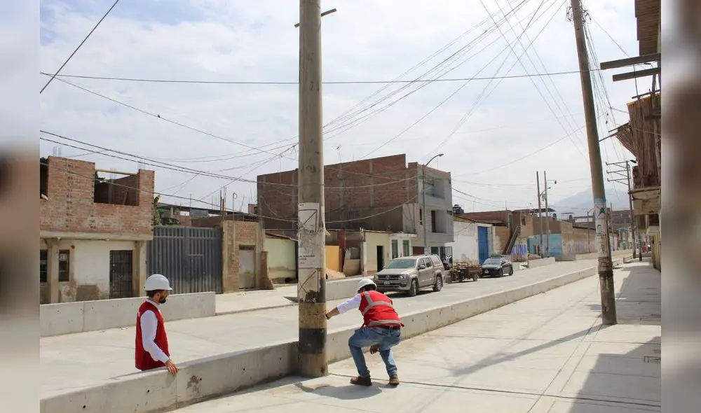 Vecinos están en contra de la construcción de muros en los frontis de sus casas. Foto: Contraloría