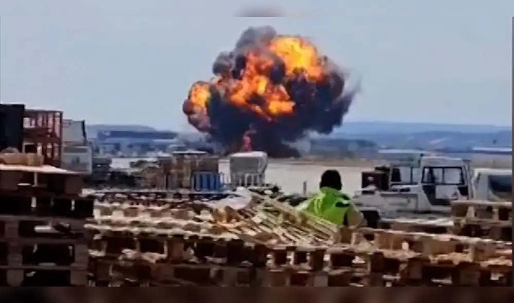Momento del impacto de la nave con el suelo zaragozano. Foto: ZGZDENUNCIA - Video: CNN