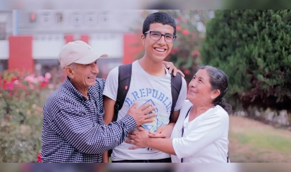 A sus 16 años obtuvo el mejor puntaje en el concurso del Pronabec. Foto: Andina