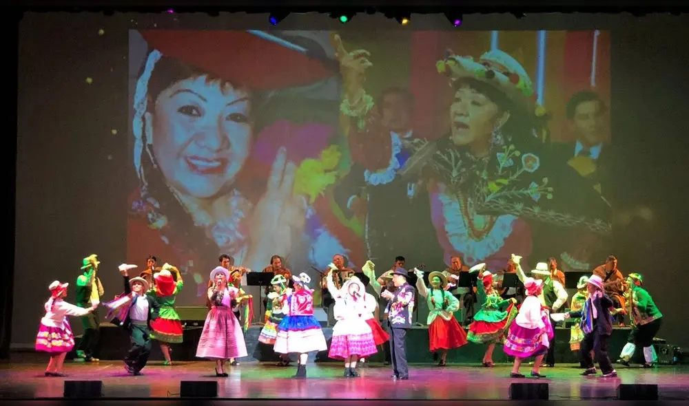 Pastorita Huaracina vive. Espectáculo de homenaje por los 22 años de partida de la cantante peruana. Foto: Rumi Cevallos. Pastorita Huaracina vive. Espectáculo de homenaje por los 22 años de partida de la cantante peruana. Foto: Rumi Cevallos.