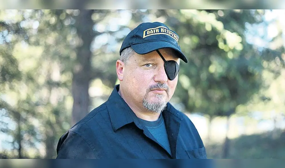 a la reja. Stewart Rhodes dirigió y supervisó a los sediciosos de Oath Keepers que asaltaron el Congreso norteamericano. Foto: difusión a la reja. Stewart Rhodes dirigió y supervisó a los sediciosos de Oath Keepers que asaltaron el Congreso norteamericano. Foto: difusión