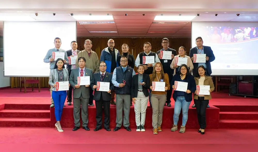 En la capacitación se abordó sobre el tratamiento de noticias sobre violencia de género. Foto: CSJAN