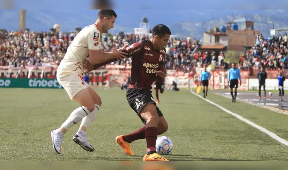 Universitario vs. UTC juegan en el estadio Héroes  de San Ramón de Cajamarca. Foto: Clinton Medina