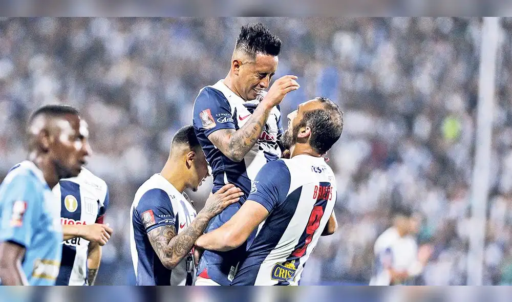 La décima. Christian Cueva llegó a las diez anotaciones con la camiseta de Alianza Lima. Foto: Luis Jiménez