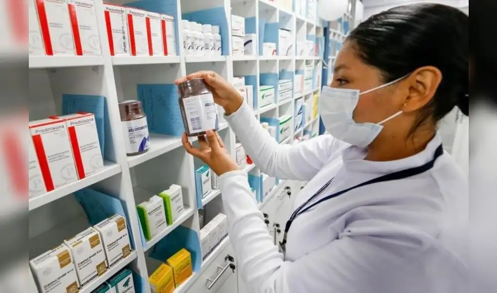Pobladores indicaron que los centros médicos no pueden asegurar la dotación de medicamentos, por aumento de casos de dengue. Foto: La República