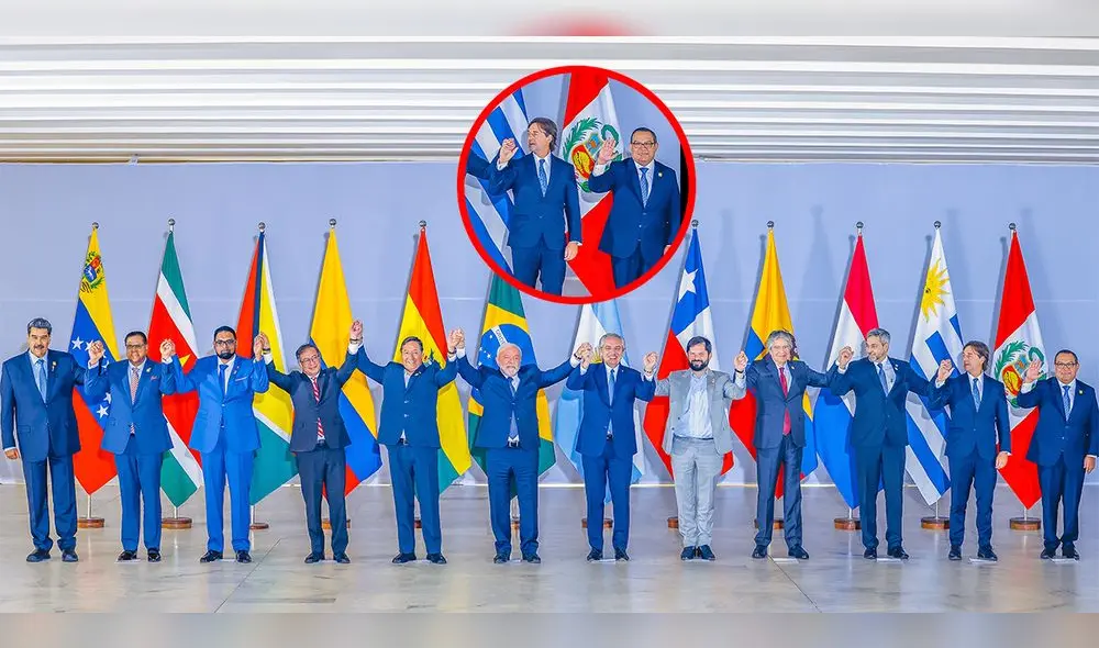 Los jefes de Estado de los países sudamericanos, ante las cámaras listas para captar el momento, se colocaron delante de su respectiva bandera. Foto: Ricardo Stuckert/PR Palácio do Planalto -Video: Canal N