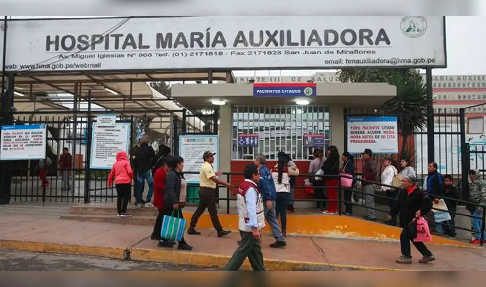 En las afueras del Hospital María Auxiliadora ofrecen unidades de sangre por más S/500. Foto: Latina