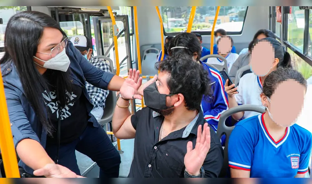 En casos de acoso sexual puedes comunicarte a la Línea 100 para denunciar el hecho. Foto: Andina