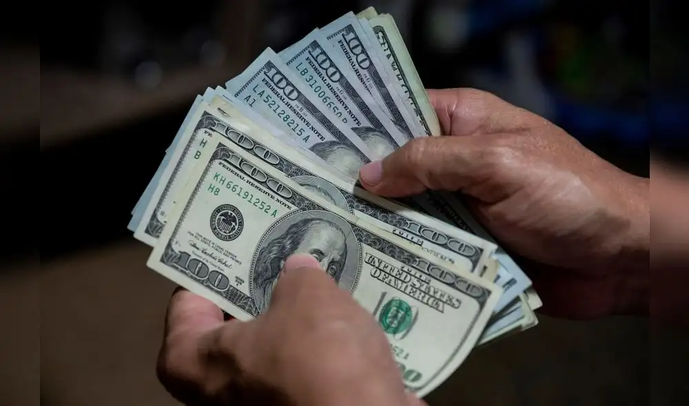 Dólar retrocede en -0,27% para el cierre de la jornada. Foto: Andina Dólar retrocede en -0,27% para el cierre de la jornada. Foto: Andina