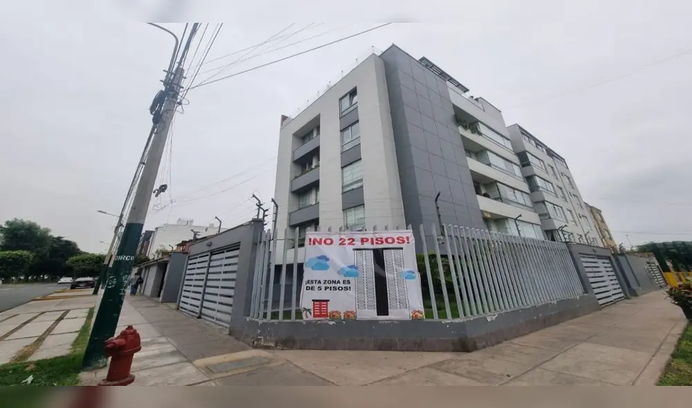 Ellos indican que la construcción no cumpliría con la altura permitida por ordenanza municipal. Foto: Bella Alvites/La República