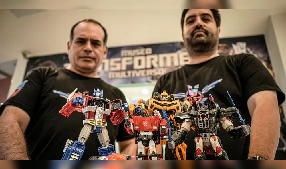 El grupo oficial de fanáticos en nuestro país abre las puertas de su museo para hablarnos de su filia por los épicos robots. Foto: John Reyes El grupo oficial de fanáticos en nuestro país abre las puertas de su museo para hablarnos de su filia por los épicos robots. Foto: John Reyes