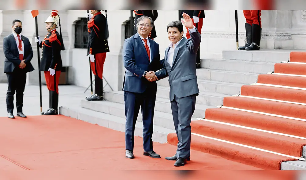 Crisis política. Petro y Castillo en Palacio de Gobierno, en Lima, durante su única visita. Foto: difusión Crisis política. Petro y Castillo en Palacio de Gobierno, en Lima, durante su única visita. Foto: difusión