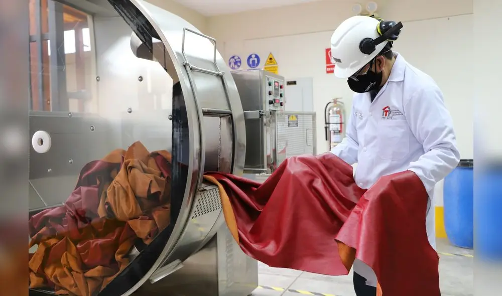 Los químicos usados en cuero y calzado son latamente tóxicos y se busca sustituirlos. Foto: Citecall-Trujillo) Los químicos usados en cuero y calzado son latamente tóxicos y se busca sustituirlos. Foto: Citecall-Trujillo)