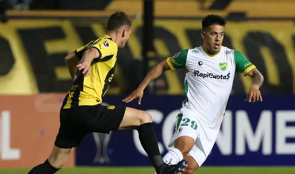 Peñarol enfrentó a Defensa y Justicia por la quinta fecha de la Copa Sudamericana. Foto: EFE
