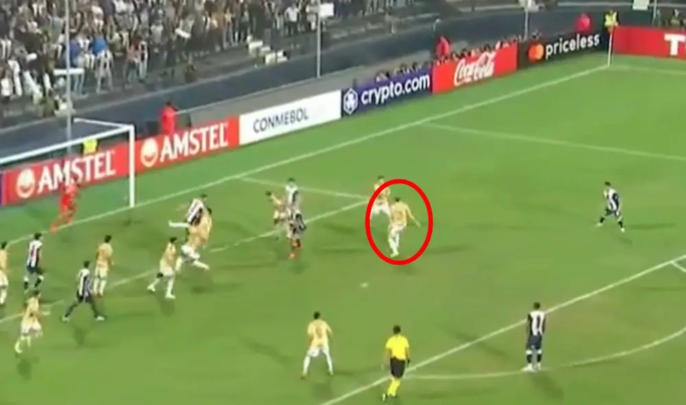 Alianza tuvo un córner a favor y terminó en gol en contra para el 1-0. Foto: captura ESPN - Video: ESPN Alianza tuvo un córner a favor y terminó en gol en contra para el 1-0. Foto: captura ESPN - Video: ESPN