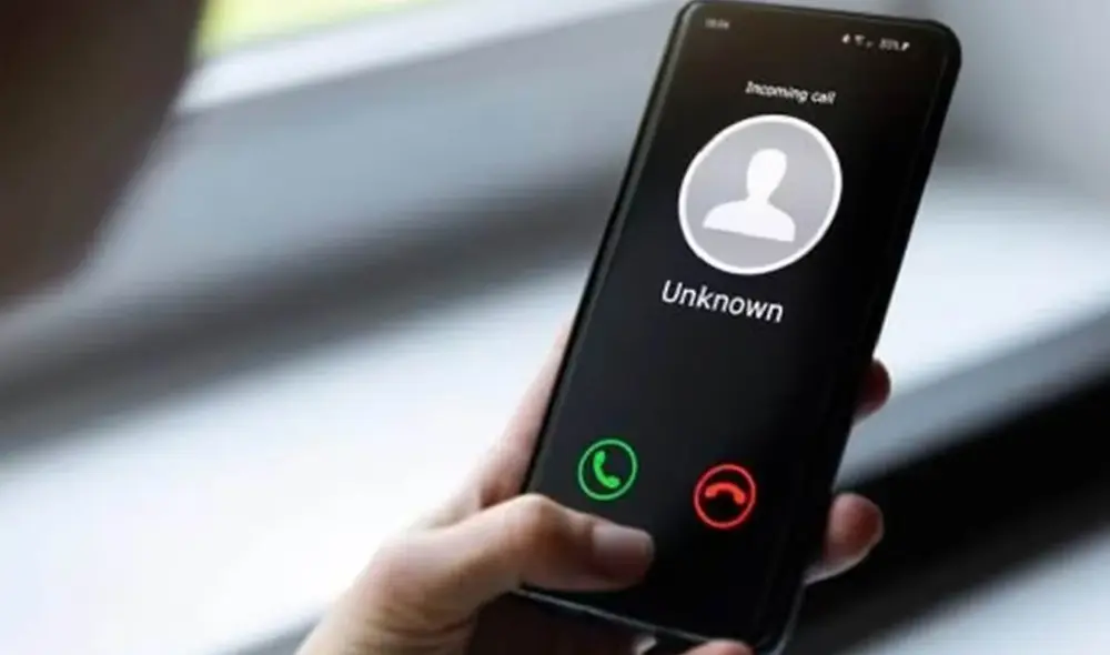 Las llamadas de números desconocidos que se cortan al contestar son generadas por sistemas automáticos. Foto: Genbeta