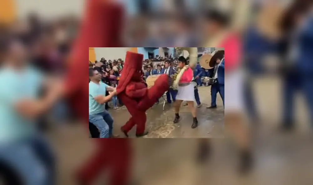 Personaje generó risas en los espectadores. Foto: Banda Show Nueva Juventud Huaranchal