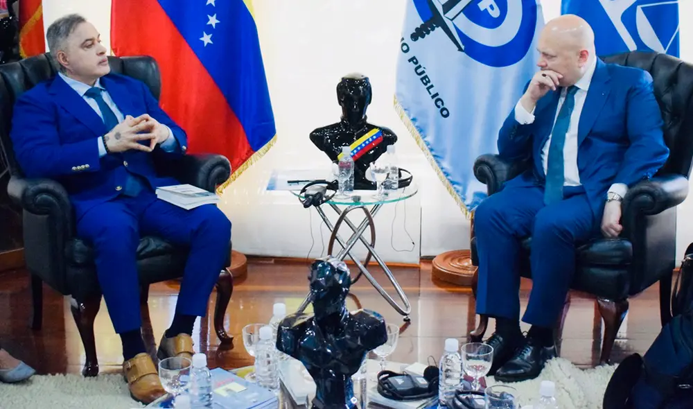Reunión entre fiscales de Venezuela y de la Corte Penal Internacional se efectuó en Caracas este 8 de junio. Foto: Twitter/@TarekWilliamSaab Reunión entre fiscales de Venezuela y de la Corte Penal Internacional se efectuó en Caracas este 8 de junio. Foto: Twitter/@TarekWilliamSaab