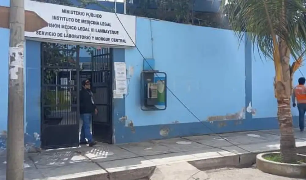 Cuerpo de la menor fue llevado hacia la morgue central de Lambayeque. Foto: Rosa Quincho/LR Cuerpo de la menor fue llevado hacia la morgue central de Lambayeque. Foto: Rosa Quincho/LR