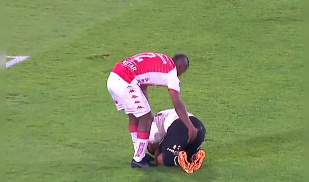 Marlon Torres tuvo un repudiable gesto en contra de Alex Valera. Foto y video: DSports Marlon Torres tuvo un repudiable gesto en contra de Alex Valera. Foto y video: DSports