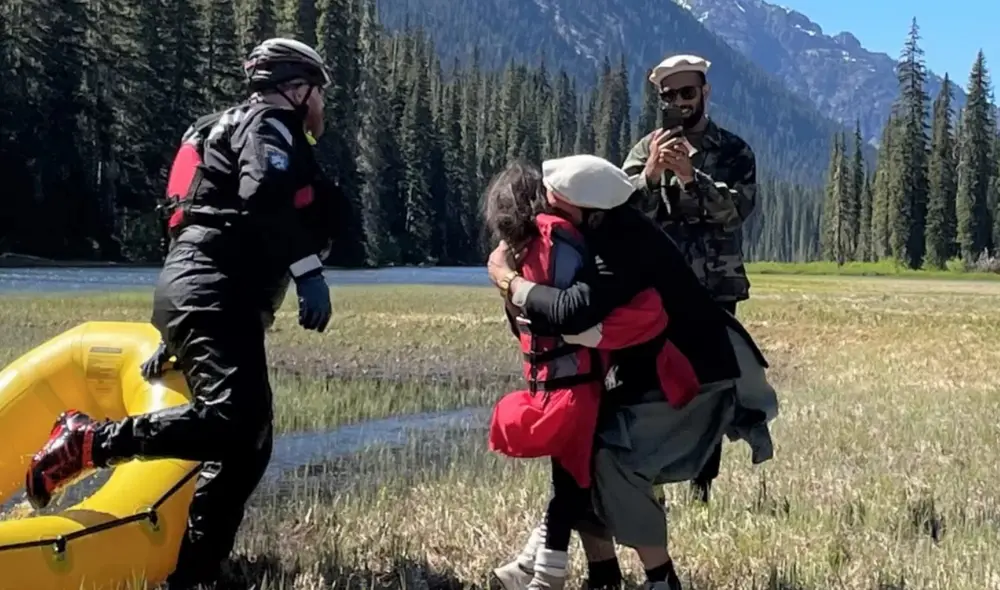 Tras perderse, la menor siguió caminando hacia el bosque para encontrar a su padre. Foto: Alguacil del condado de Kittitas Tras perderse, la menor siguió caminando hacia el bosque para encontrar a su padre. Foto: Alguacil del condado de Kittitas