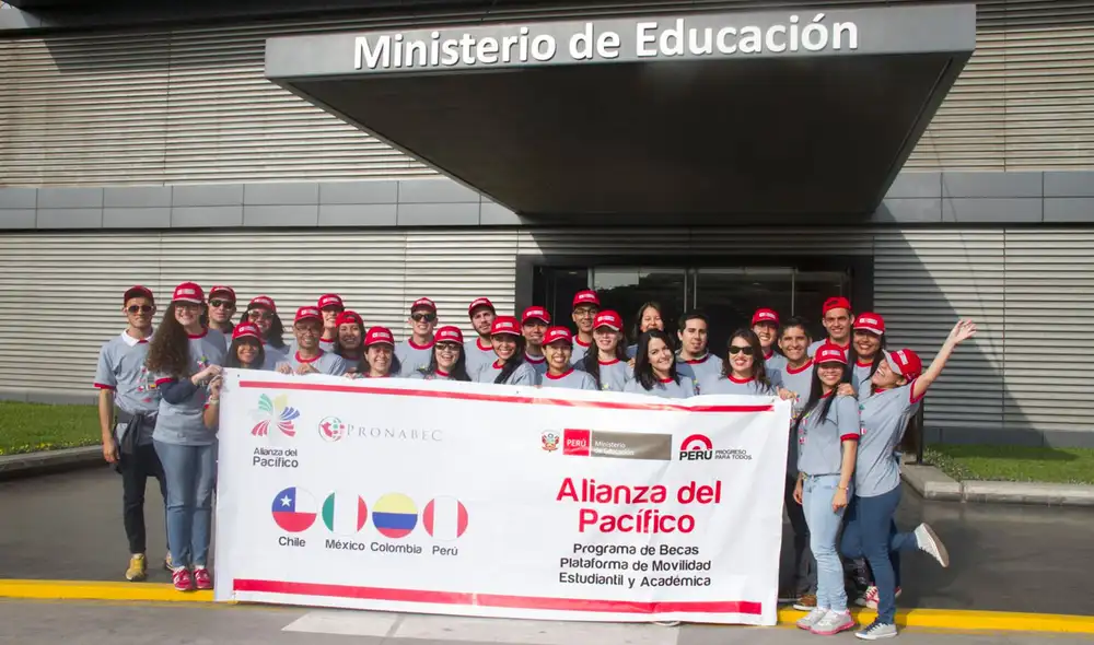 Se ofrecerán 100 becas para estudiar en Chile, Colombia y México. Foto: Andina