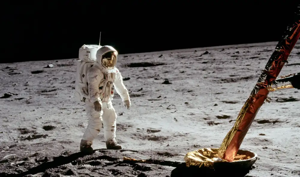 Astronauta de la misión Apolo 11 en la superficie de la Luna. Foto: NASA