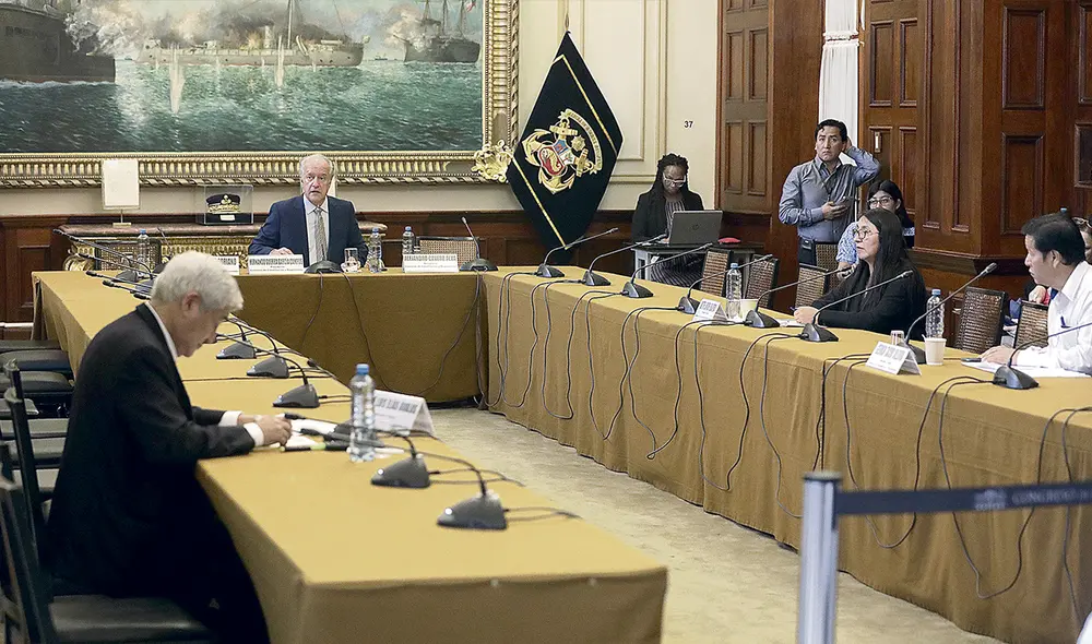 Un cuarto intermedio. Frente a las posiciones contrapuestas, el debate del predictamen en la Comisión de Constitución se puso en pausa. Se vería el viernes. Foto: difusión