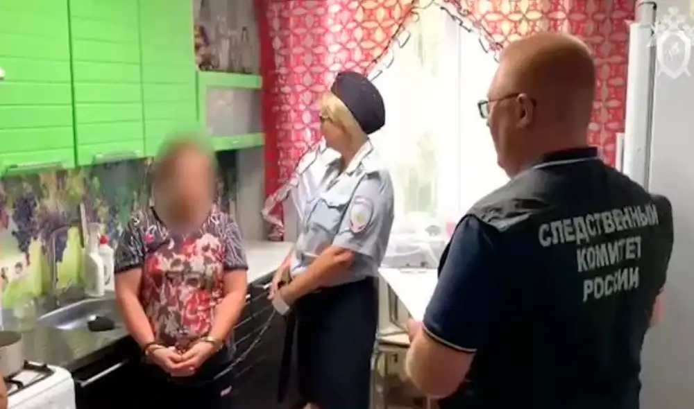 Los hechos ocurrieron en una vivienda ubicada en un pueblo de la región Sarátov, Rusia. Foto: The Mirror Los hechos ocurrieron en una vivienda ubicada en un pueblo de la región Sarátov, Rusia. Foto: The Mirror