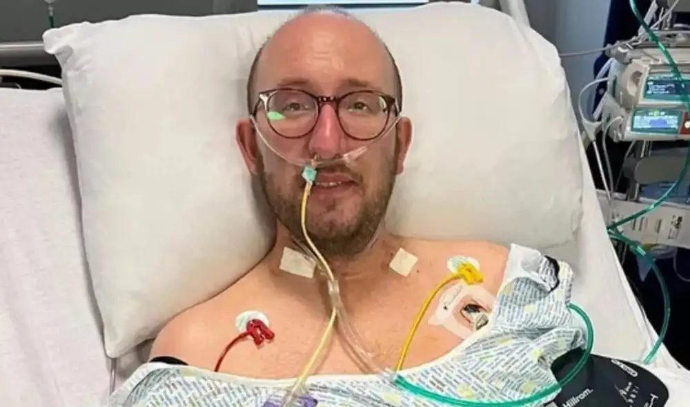 Paciente se sorprendió cuando despertó y vio sus piernas incompletas. Foto: Daily Record